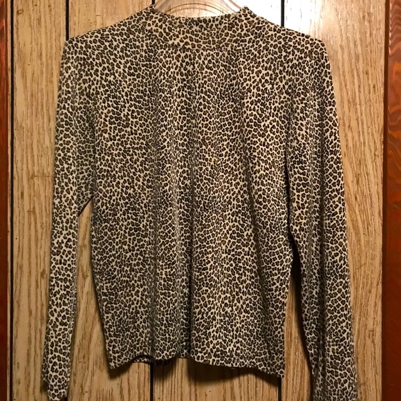 Cute poly blend top - Picture 1 of 3